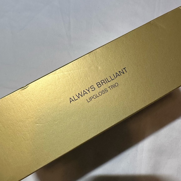 Chanel Always Brilliant Lipgloss Set - Picture 3 of 12